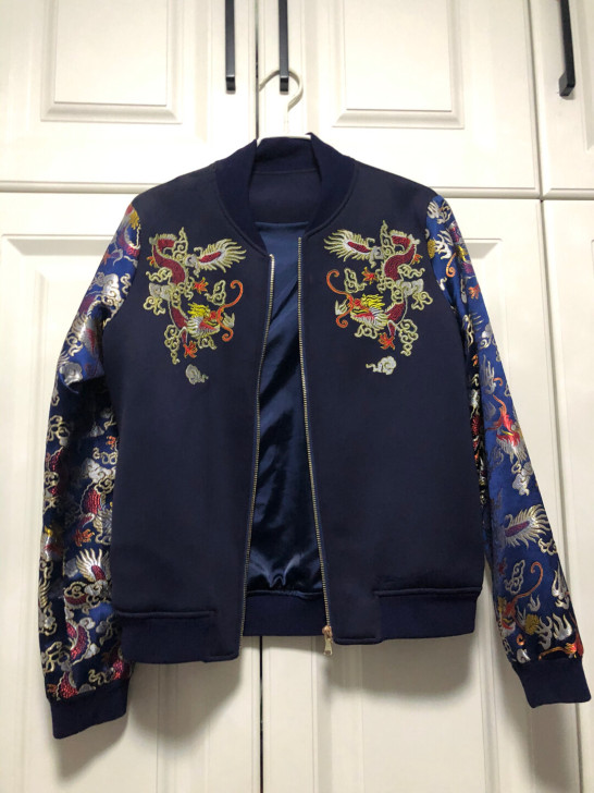 深蓝色刺绣棒球服 刺绣棒球外套