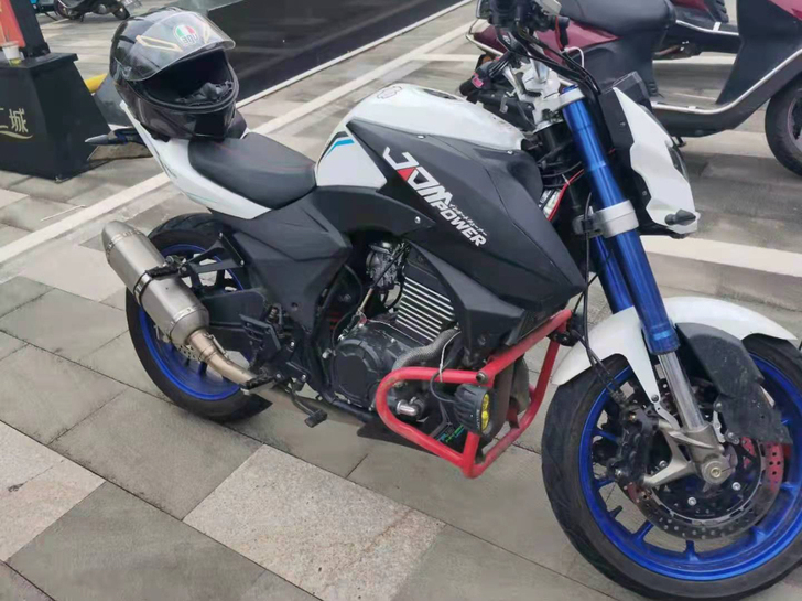 小黄龙 350CC 双缸 马力十足 撩妹...