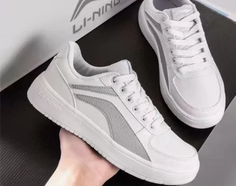李宁秋季男版鞋，颜值非常高，百搭无敌，全新...