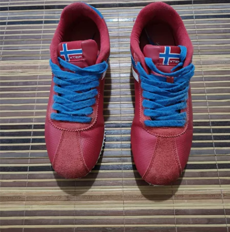 43码特步运动鞋二手男鞋 鞋子正品 无开胶...