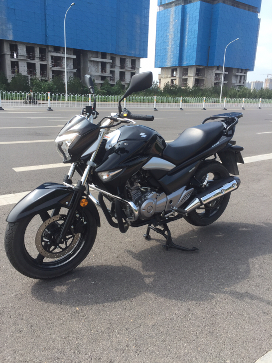 铃木GW250摩托车跑车铃木250