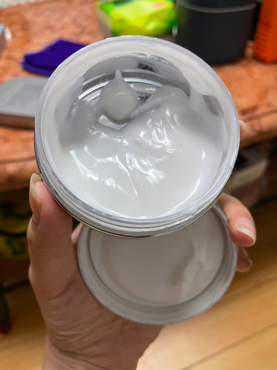 听妍白松露涂抹面膜，余量如图，勺子不见了，...