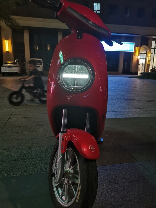 品牌爱玛新国标电动车。全车九成新。发票合格...