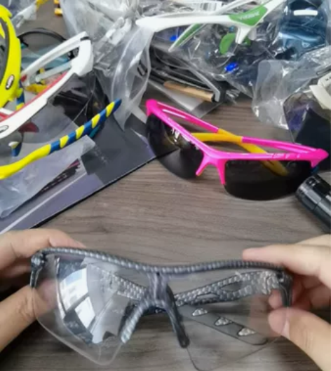 防爆变色骑行跑步防风眼镜 看视频就懂，捡漏...