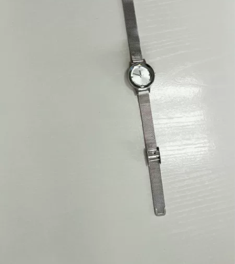 聚时利 小表盘手表 非常小巧可爱
