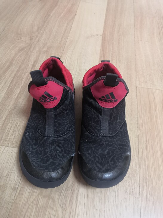 阿迪小海马运动鞋，购于专柜，7成新32码内...