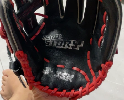 真皮棒球手套 感兴趣的话点“我想要”和我私...