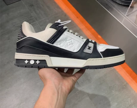 LV TRAINER 黑白 UK10码 原...