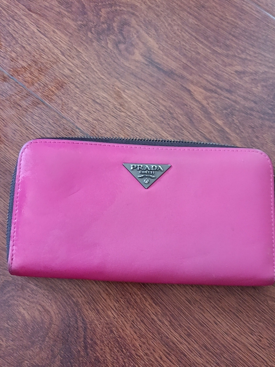 女款钱夹,闲置物品请看好在拍谢谢!