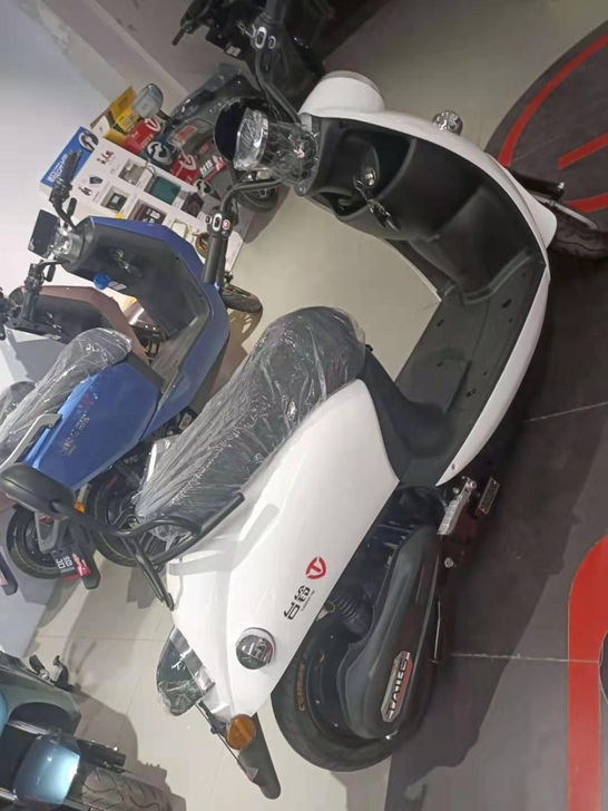 想要收一辆电动车  什么牌子都行  最好是...