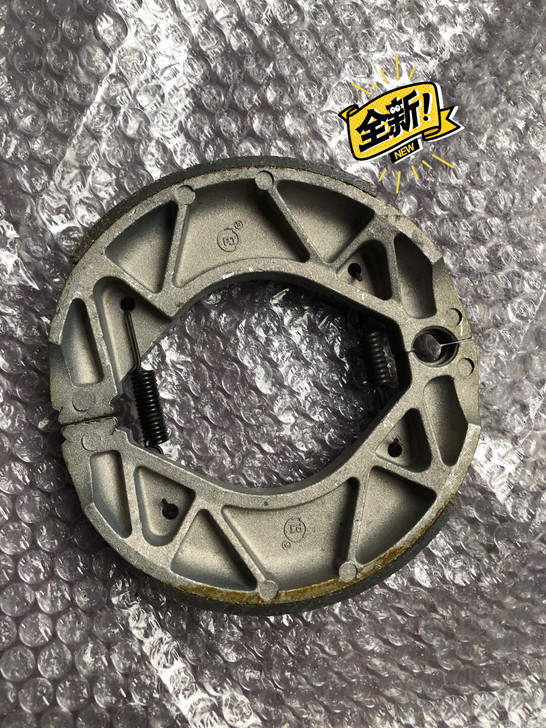 林海劲战125后刹块全新 雅马哈摩托车配件...