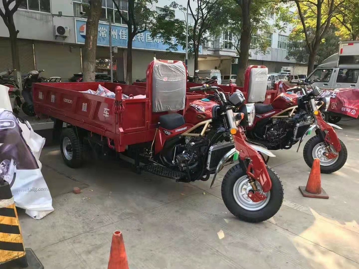 250三轮车摩托车车厢长2.3宽1.3