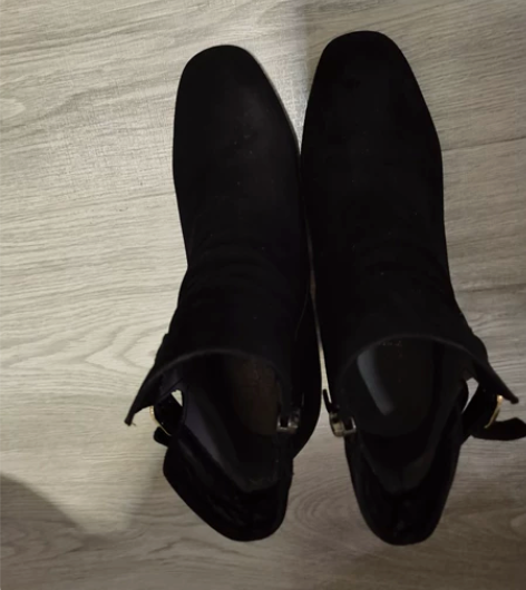 包邮。正品保证，ZLL珠利莱高跟鞋，单鞋。...