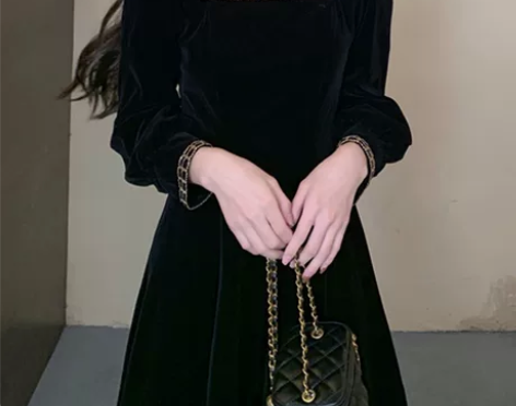 法式金边丝绒连衣裙女春秋新款大码胖mm复古...