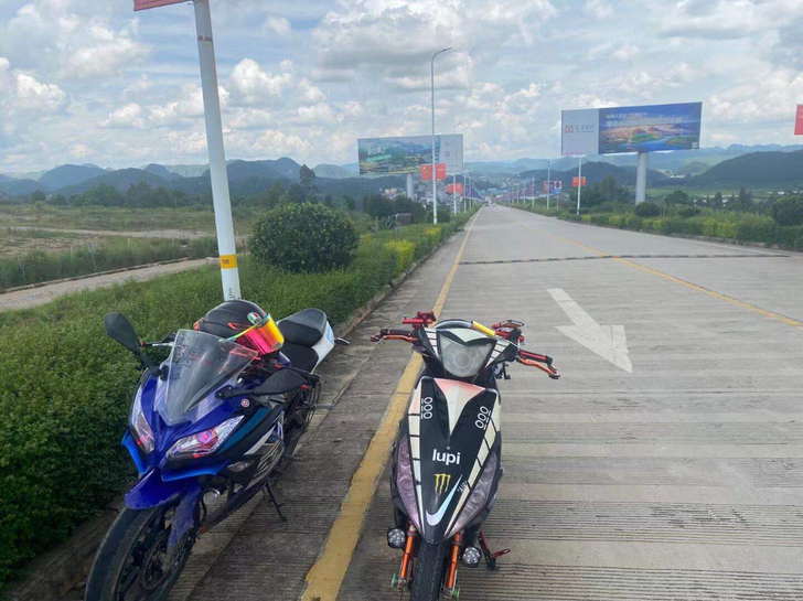 两台车出售，车辆在云南文山，可自己提车，全...