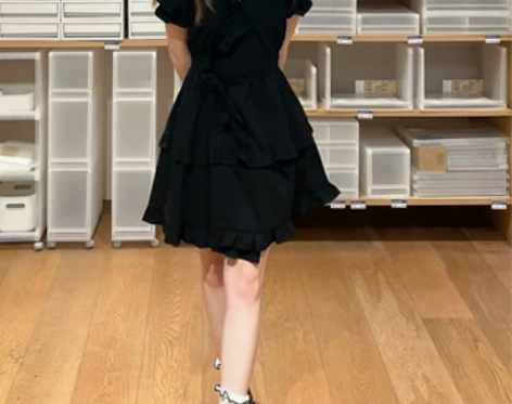 复古荷叶边黑色连衣裙女夏季新款法式收腰显瘦...