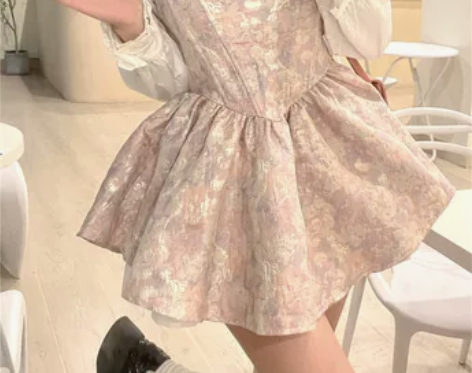 设计感吊带连衣裙女夏季2022新款高级感小...