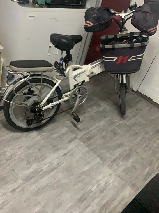正步折叠电动车自行车，有需要的联系