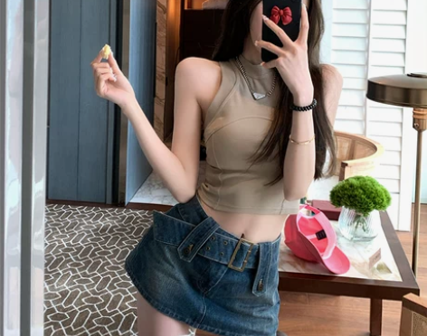 上衣短裤一套出！ 感兴趣的话点“我想要”和...