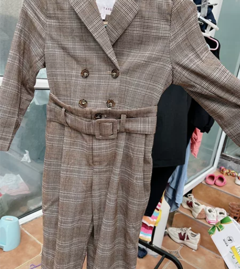 全新100码连体裤 无吊牌 这个款偏大 穿...