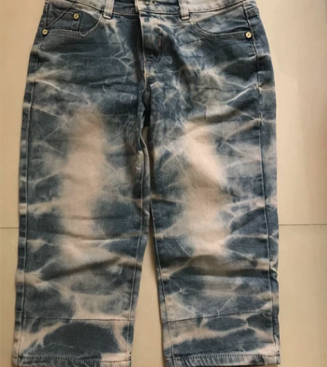 女孩非主流牛仔短裤一件（29码） 感兴趣的...