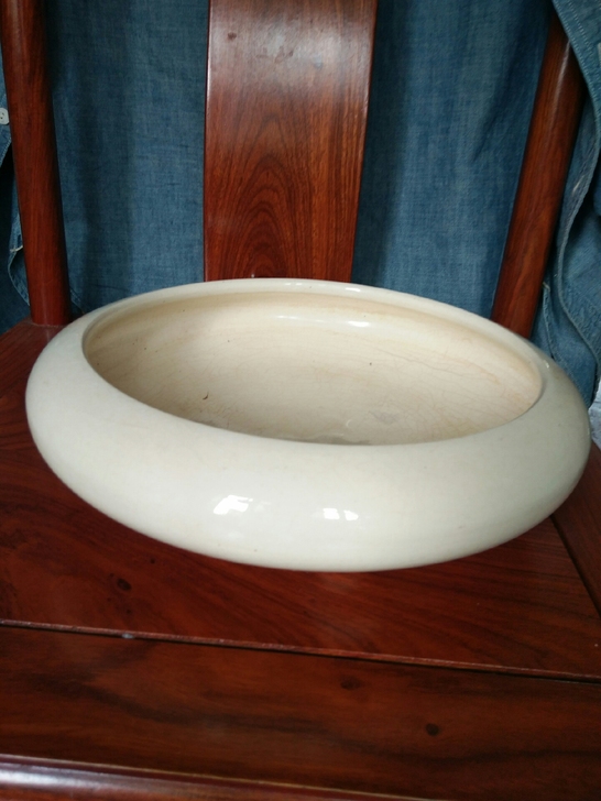 日本瓷器，精品三足白瓷水洗，年代物，全开片...