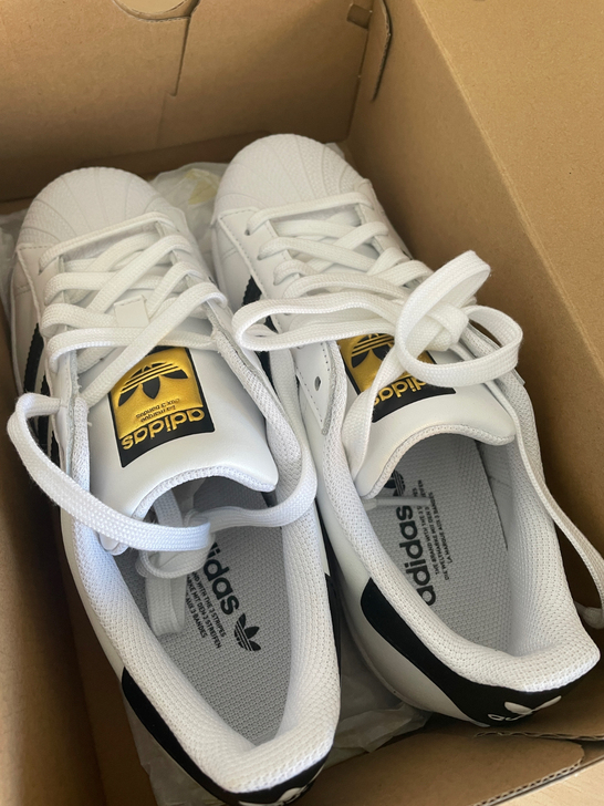 全新阿迪达斯经典贝壳鞋 230码 商场专柜...