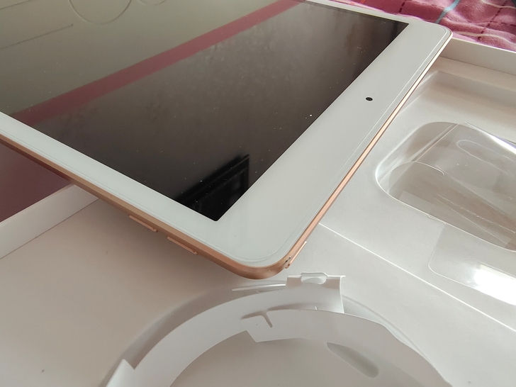 2019款ipad，右上角有轻磕碰，95新...