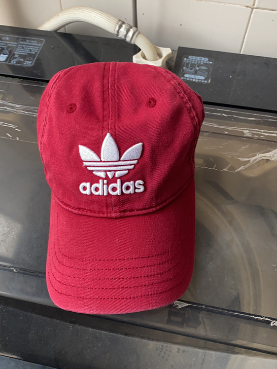 阿迪达斯三叶草 酒红色