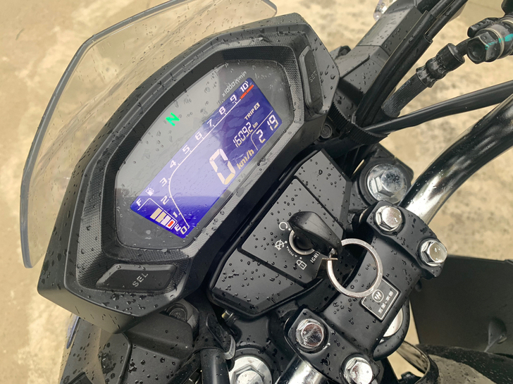 五羊本田150新幻影国四电喷摩托车,本田红...