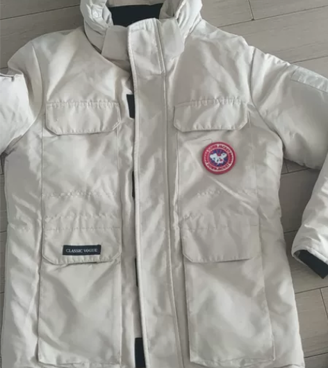 米白色工装羽绒服，适合120斤左右的男女生...