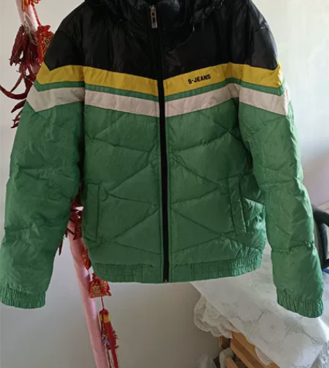 男士森马羽绒服XL的，特别新，暖和。照片既...