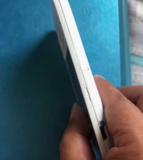 黑莓手机Q5 白色，红色，粉色； 功能正常...