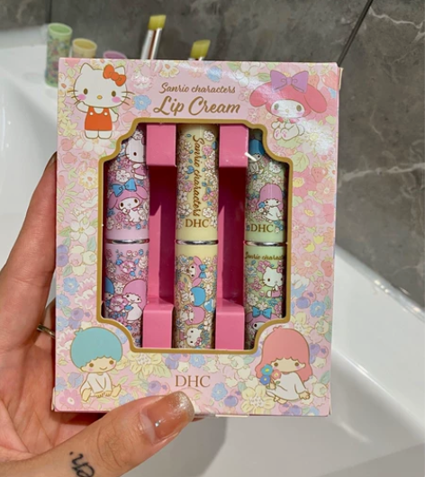 DHC联名限量版唇膏三支装 包装就很惊艳 ...