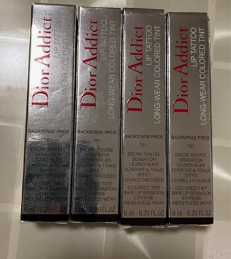 迪奥的口红，也是亲戚送的，没有外包装，但是...