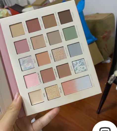 橘朵眼影旗舰店购入 就用过几次 外壳之前不...