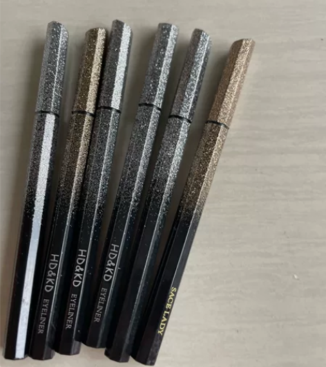 彩色眼线笔各式各样眼线笔 感兴趣的话点“我...