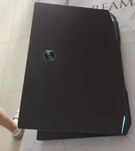 机械革命蛟龙7 17.3寸高色域 165H...