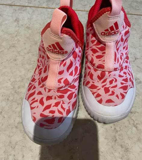 adidas阿迪儿童运动鞋，专柜购，30码...