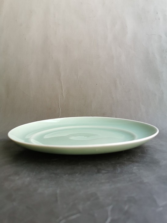 清中期豆青釉盘，高：2.8cm，口径：24...