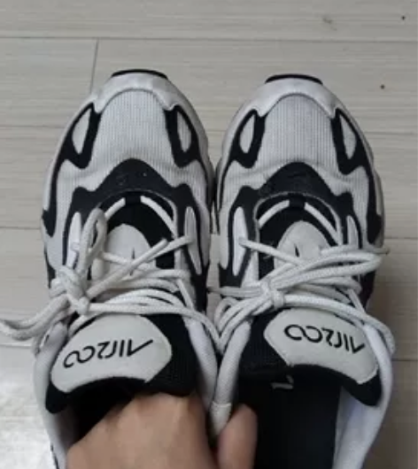 正品耐克气垫鞋 也就是七八新 气垫是好的 ...