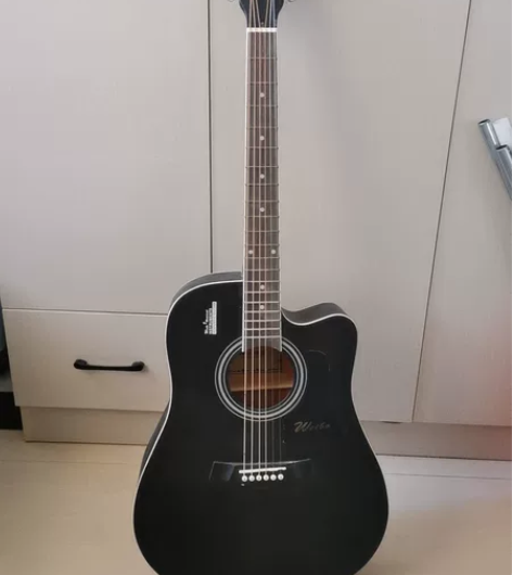 低价转让吉他，没时间学，出了，感兴趣的私聊...