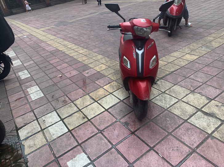 自用小踏板,120cc,卖掉了留帖做纪念