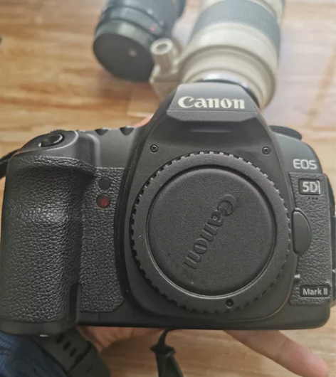 出佳能5d2经典全画幅单反，无拆修功能正常...