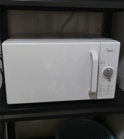 美的微波炉，非常方便，简单实用，颜值超高。...