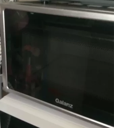 微波炉（格兰仕） 10来秒钟水就开了。 捡...