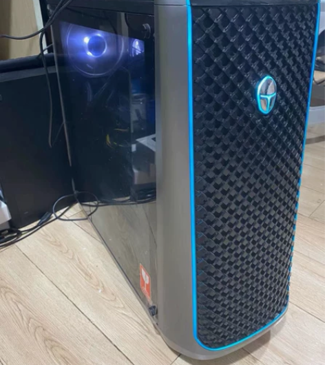 雷神911黑武士三代台式机能上英特尔酷睿十...