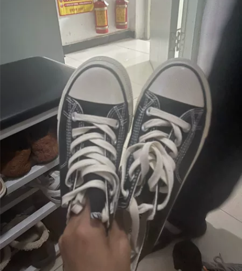 全新帆布鞋，39码数 标准码，售出不退不换...