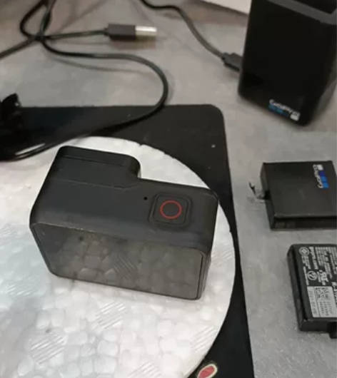 GOpro黑狗七！拍婚礼作为纪实戴相机上的...