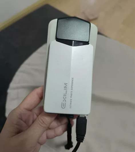 自拍神器，卡西欧tr150 在韩国买的，没...